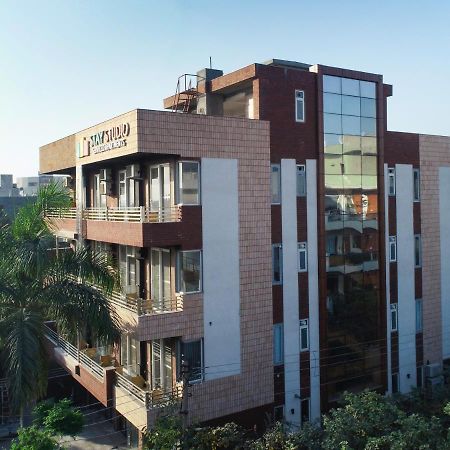 Stay Studio Hotel & Residences 구르가온 외부 사진