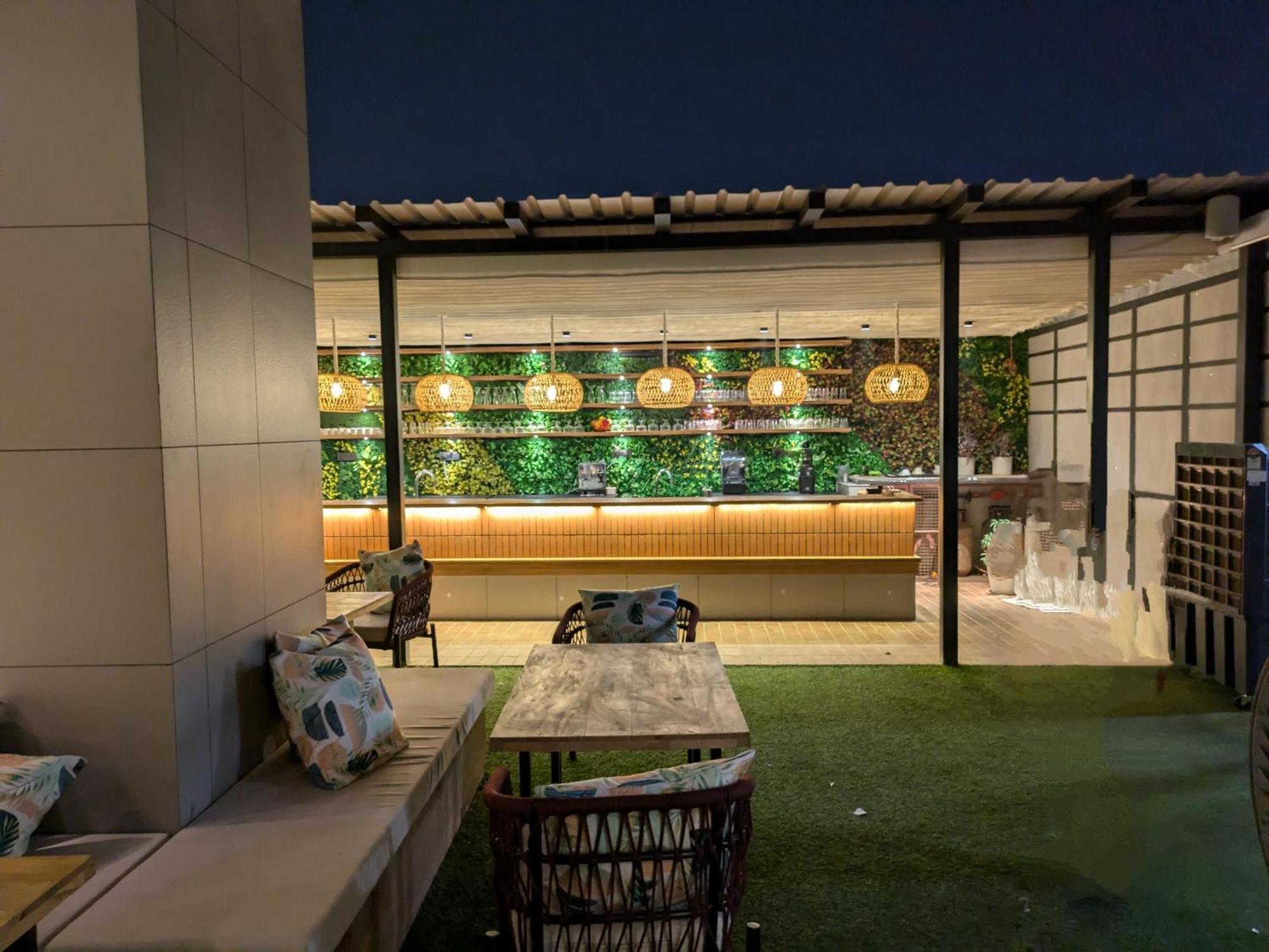 Stay Studio Hotel & Residences 구르가온 외부 사진