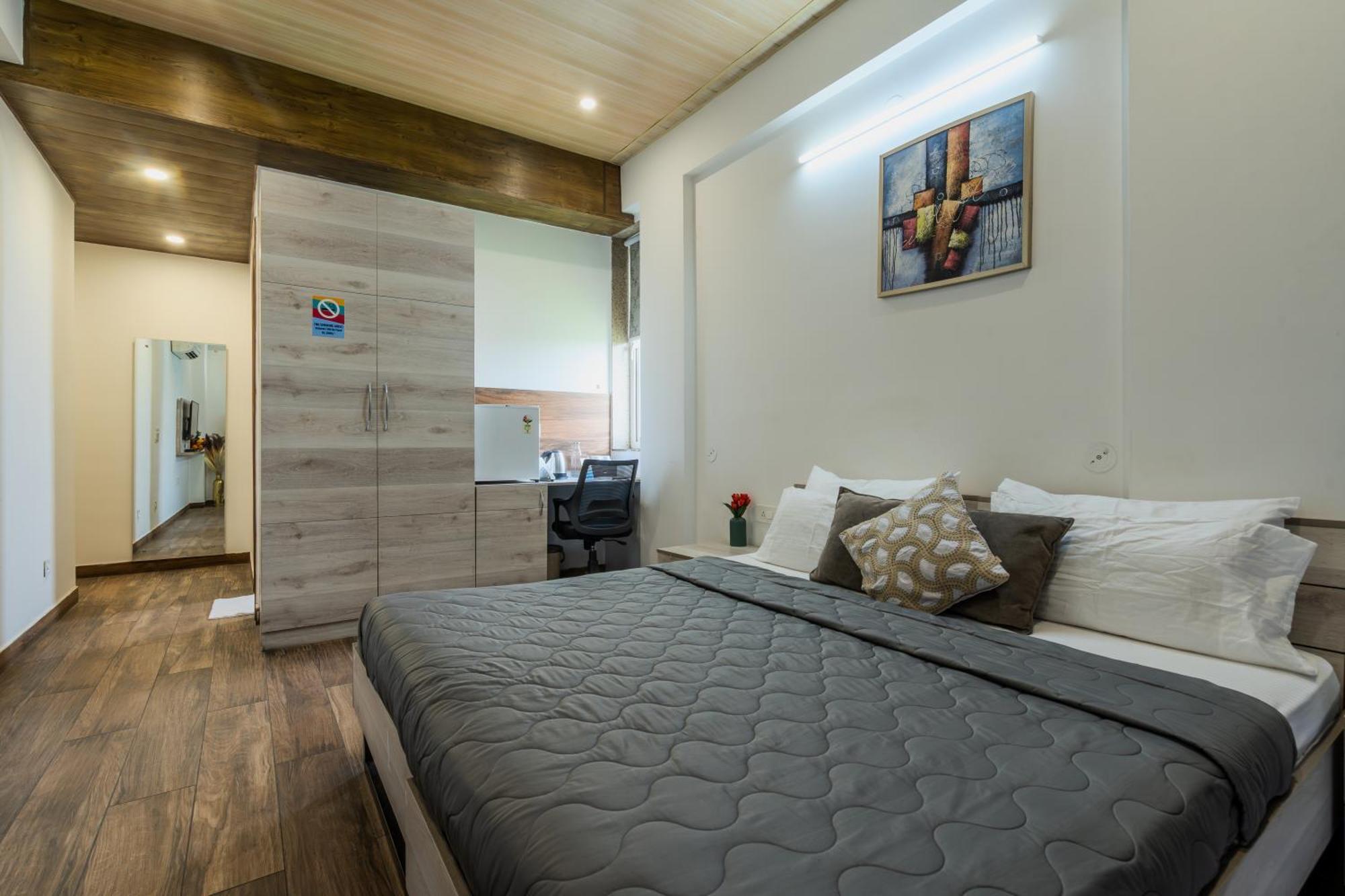 Stay Studio Hotel & Residences 구르가온 외부 사진