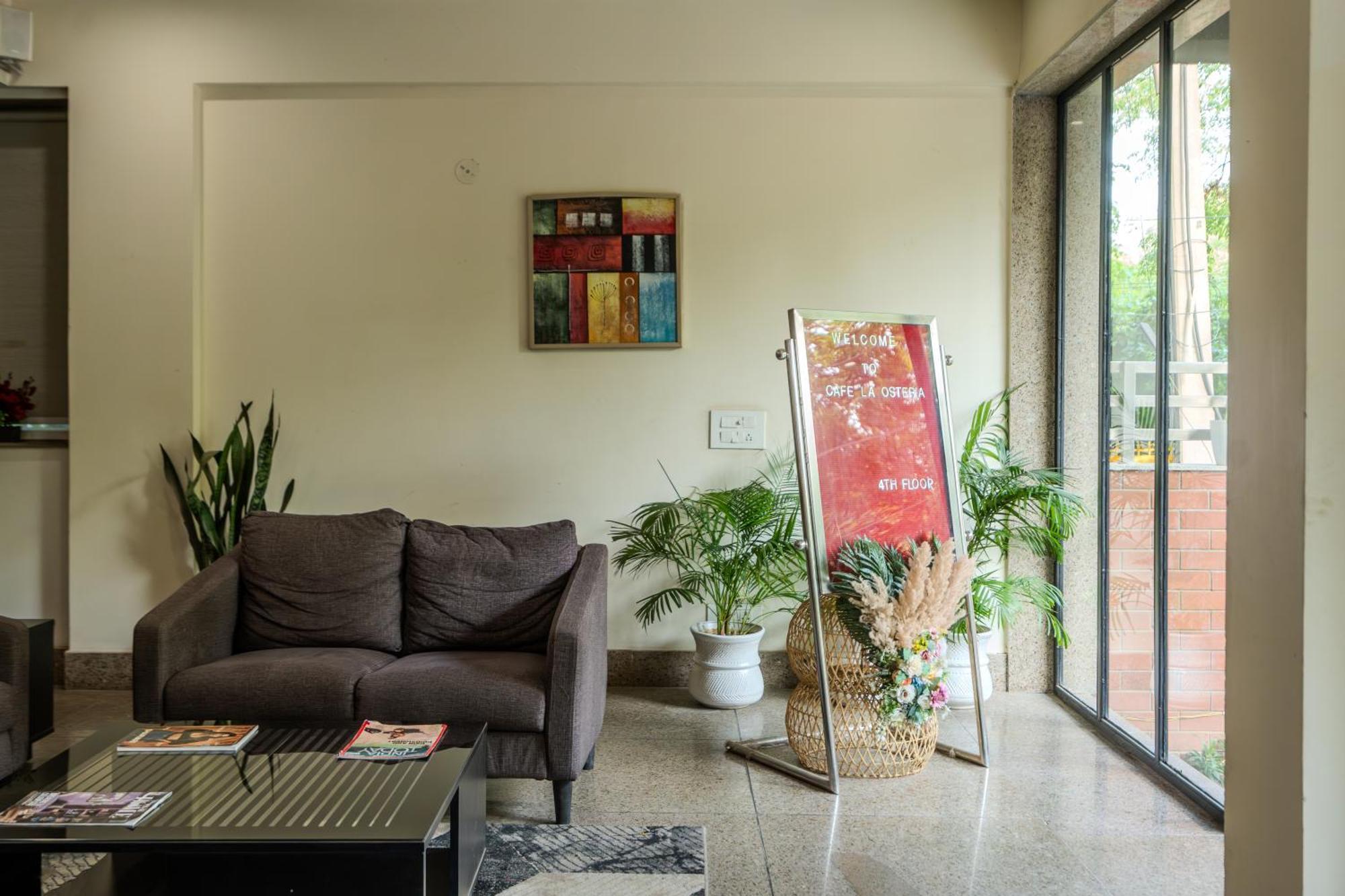 Stay Studio Hotel & Residences 구르가온 외부 사진